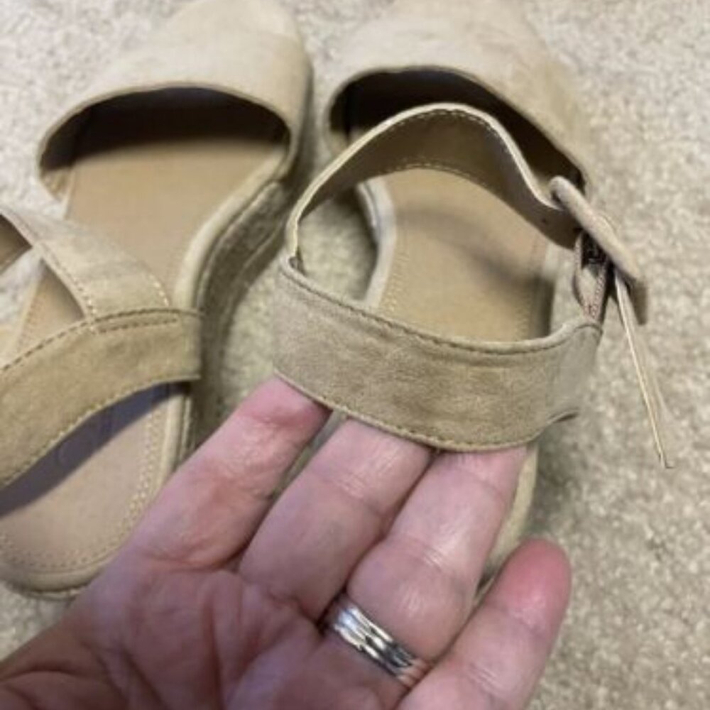 Loft Outlet Women’s Espadrille Wedge Sandals - Picture 6 of 7